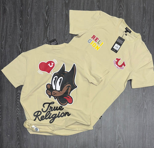 Foto original de playera beige con diseño de perro y corazón