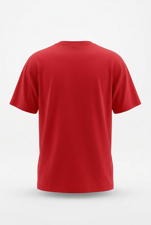 Vista de espalda de playera roja en maniquí invisible 3D sobre fondo blanco