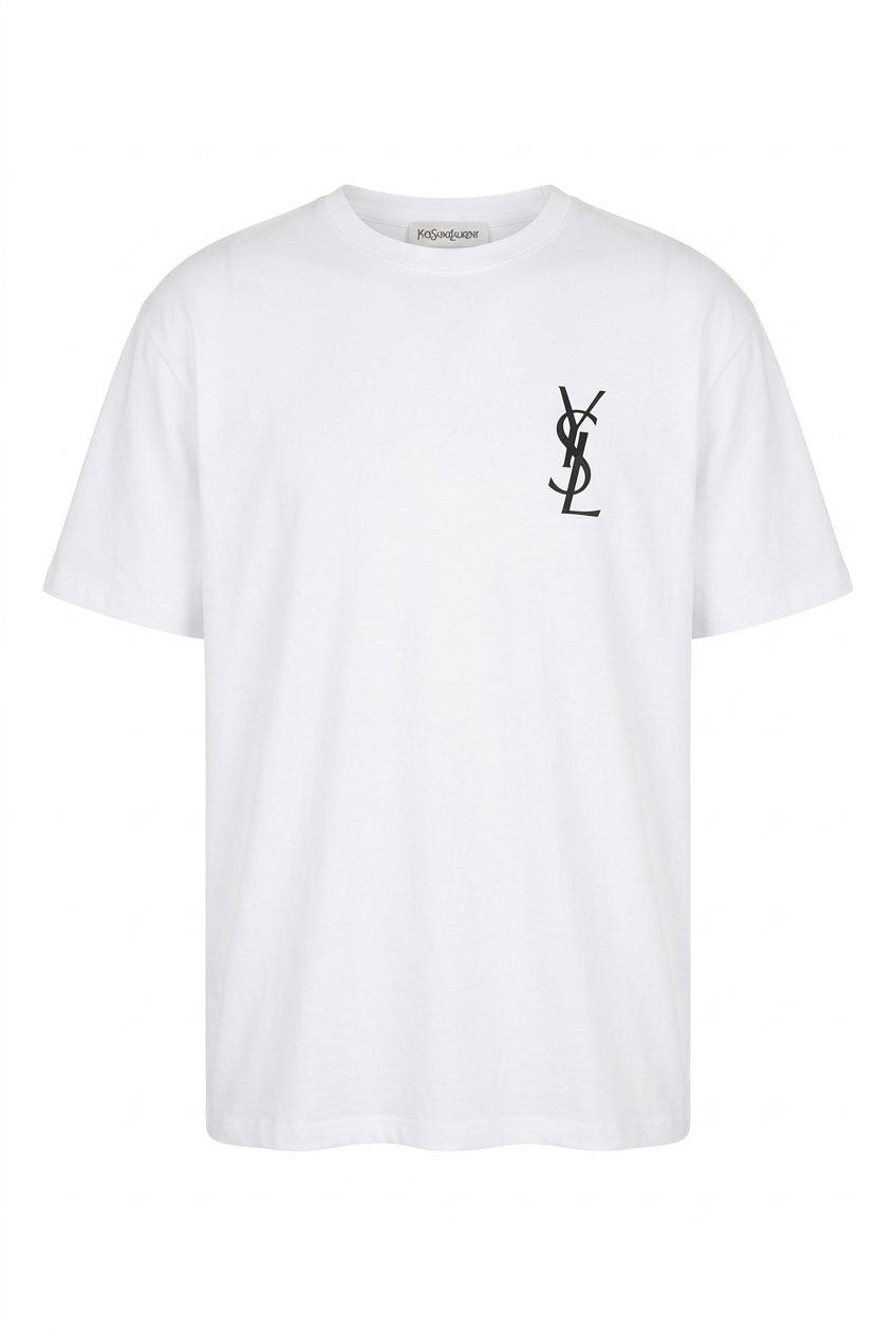 Playera YSL blanca de frente en maniquí invisible con fondo blanco