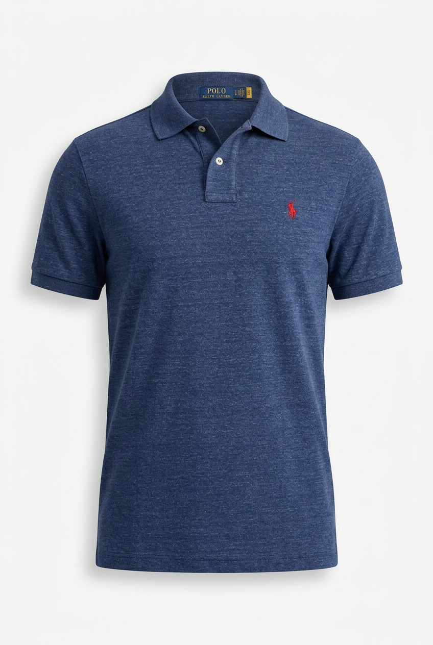 Polo azul marino en maniquí invisible 3D de frente con etiqueta interior visible