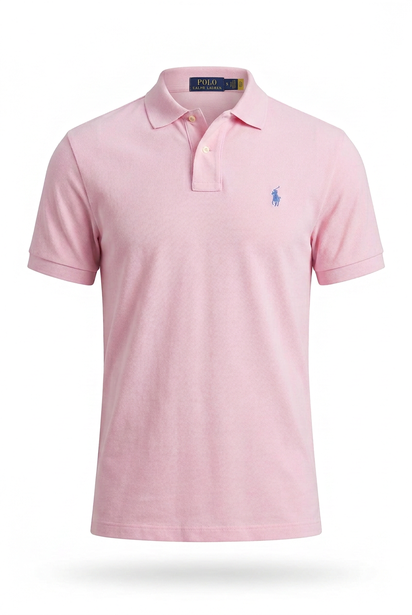 Polo rosa con etiqueta interior del cuello